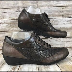 Mephisto Bronze Metallic Snake Casual Sneakers 9.